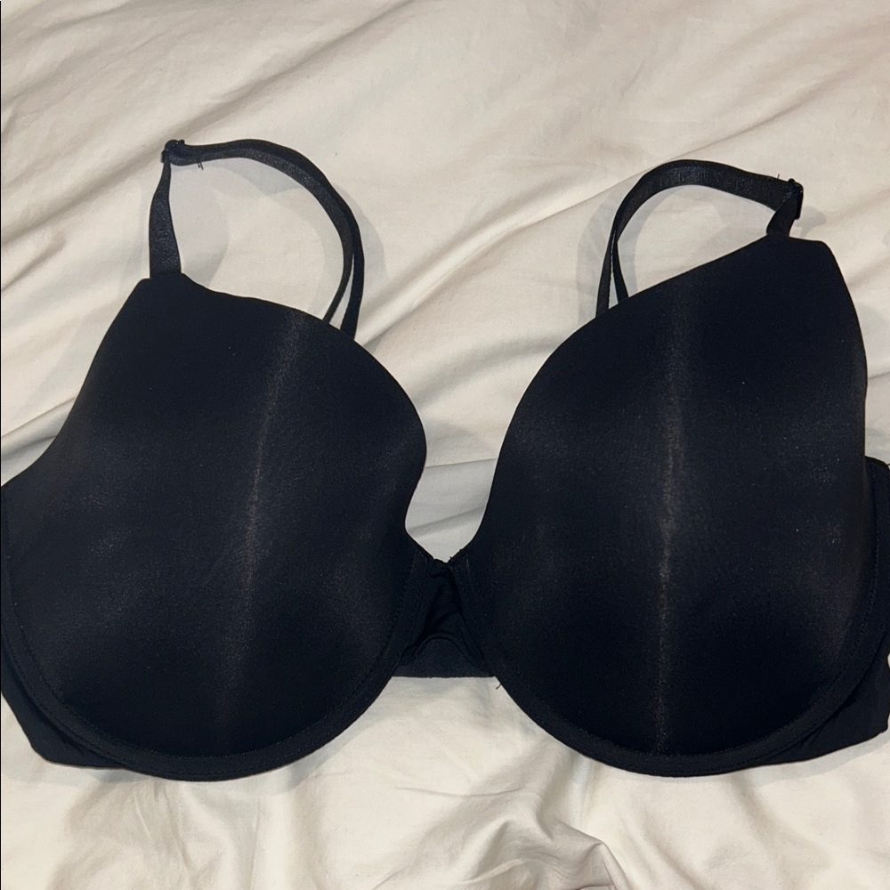 Elegant Black Women's Bra t-shirt lightly lined 38DD